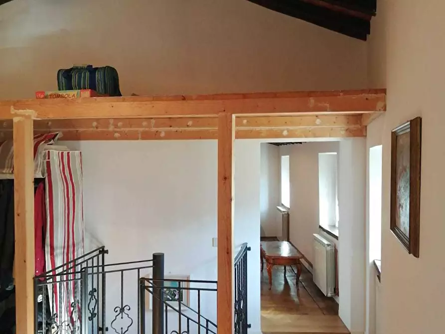 Immagine 51 di Porzione di casa in vendita  a Seravezza