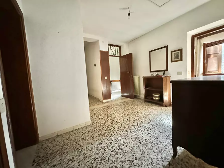 Immagine 6 di Porzione di casa in vendita  a Massa