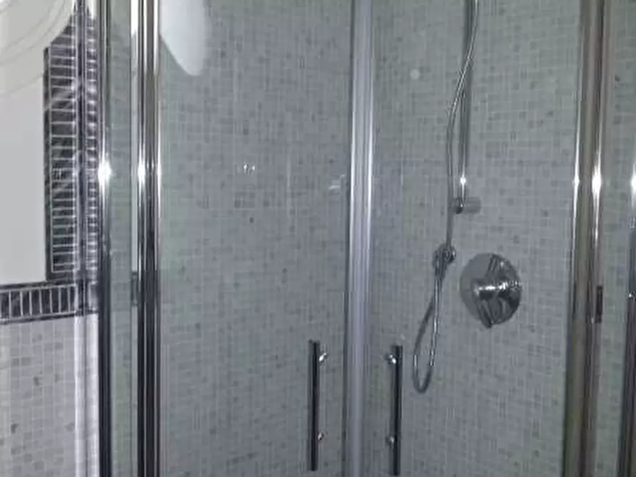 Immagine 21 di Villa in vendita  a Pietrasanta