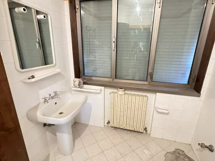 Immagine 57 di Porzione di casa in vendita  a Pietrasanta