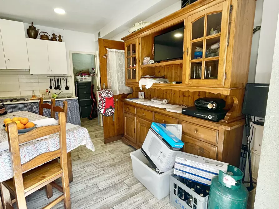 Immagine 3 di Attività artigianale in vendita  a Seravezza