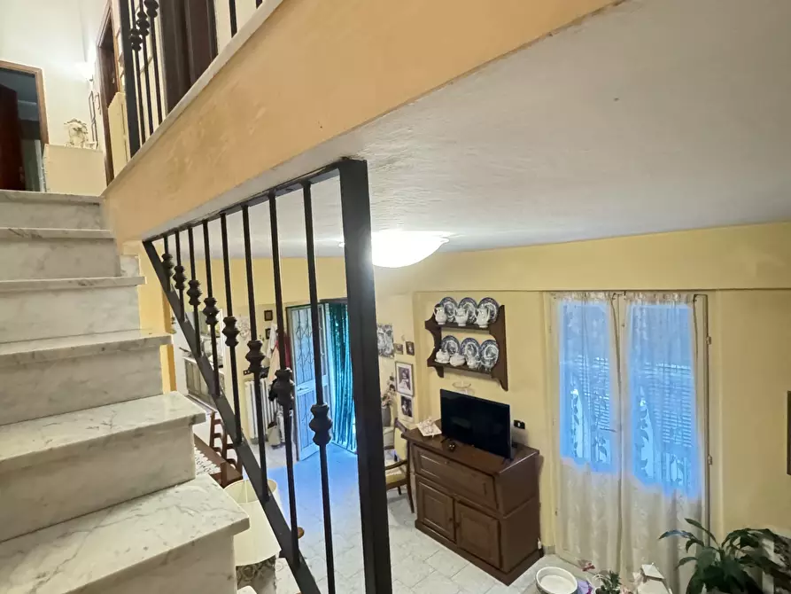 Immagine 26 di Porzione di casa in vendita  a Massa