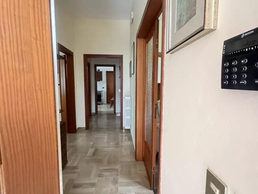 Immagine 13 di Quadrilocale in affitto  a Pietrasanta