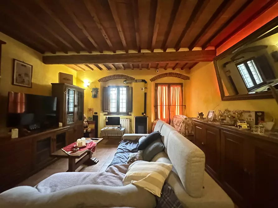 Immagine 24 di Stanza singola in vendita  a Pietrasanta