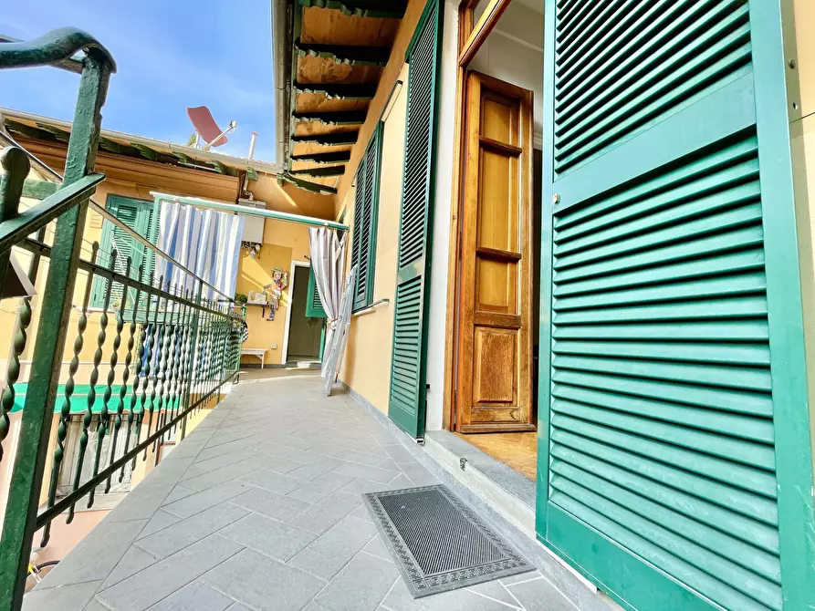 Immagine 2 di Trilocale in affitto  a Pietrasanta