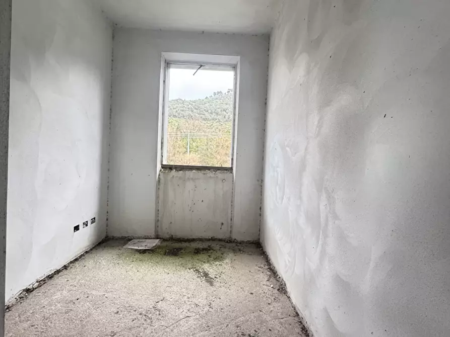 Immagine 21 di Porzione di casa in vendita  a Camaiore