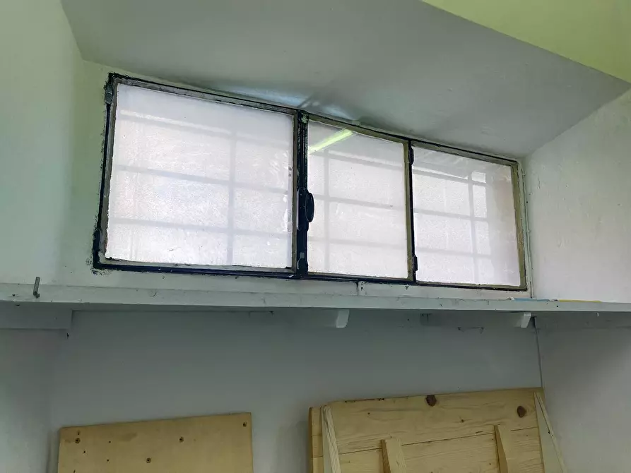 Immagine 9 di Capannone industriale in vendita  a Seravezza