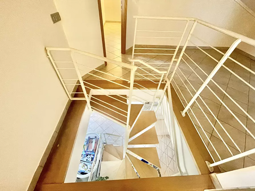 Immagine 37 di Quadrilocale in vendita  a Viareggio