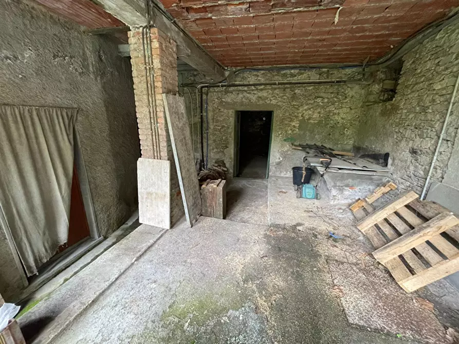 Immagine 51 di Porzione di casa in vendita  a Stazzema