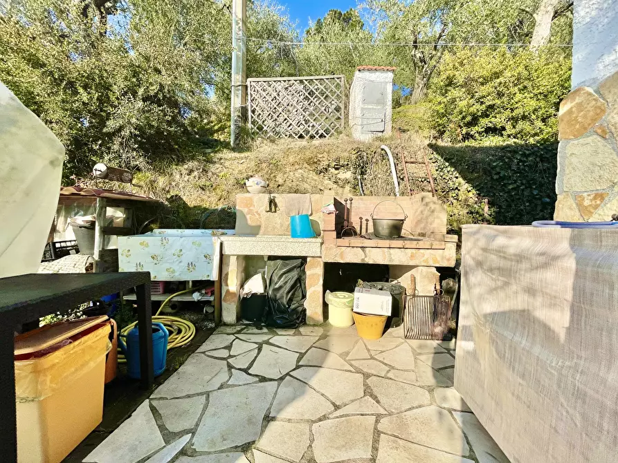 Immagine 21 di Baita in vendita  a Pietrasanta