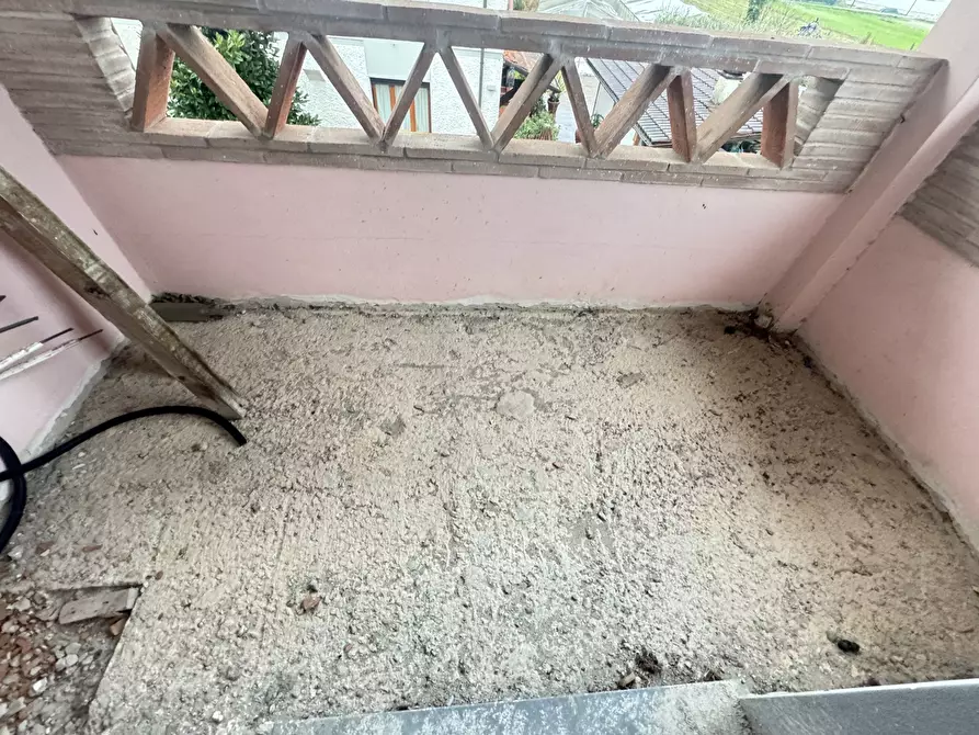 Immagine 21 di Porzione di casa in vendita  a Camaiore