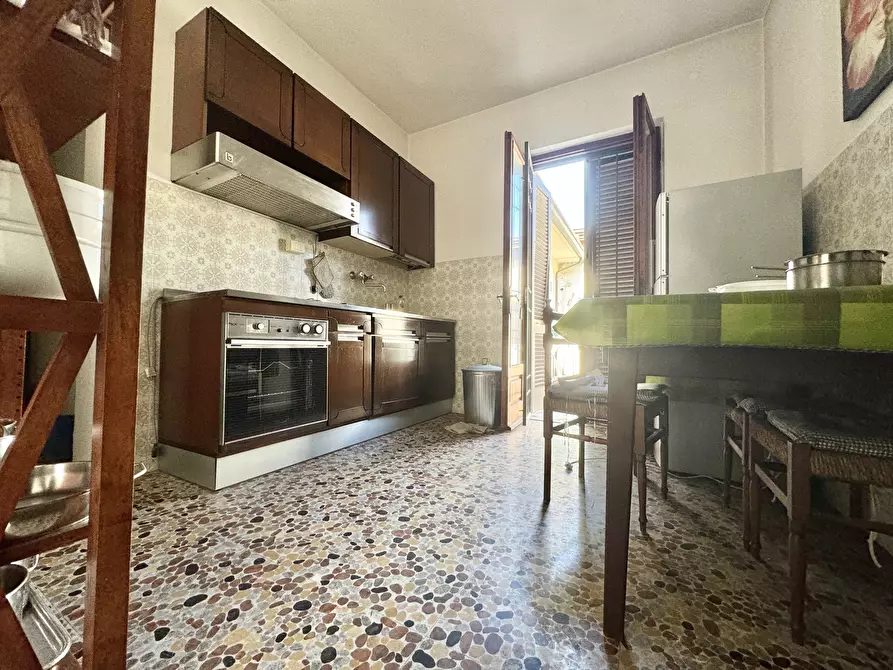 Immagine 22 di Porzione di casa in vendita  a Massa