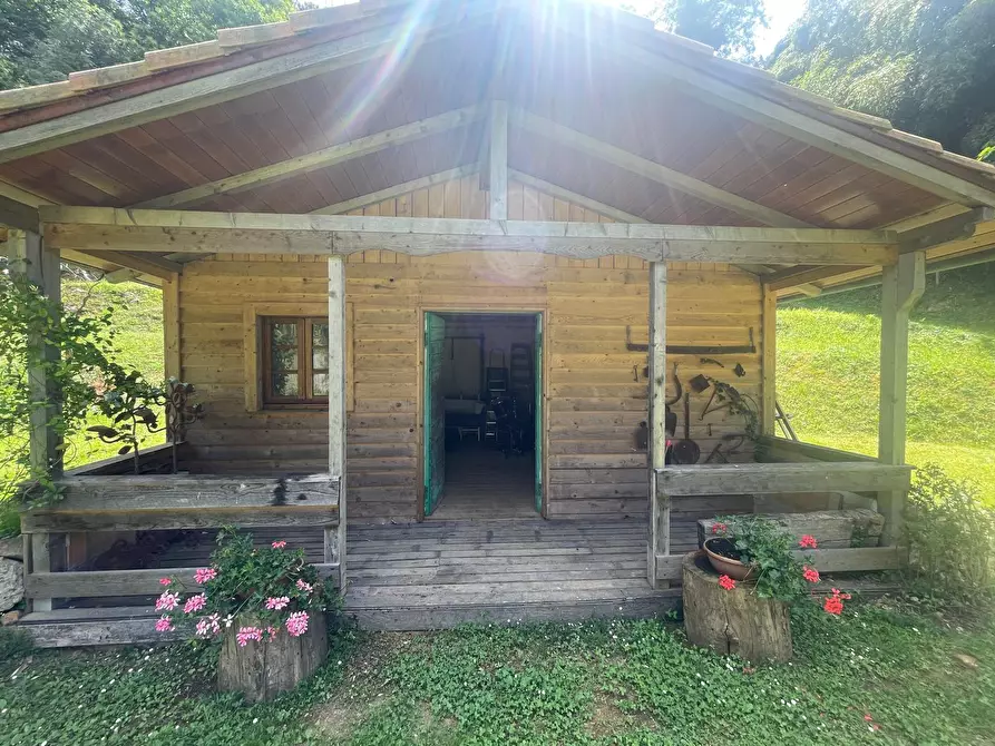 Immagine 9 di Casa indipendente in vendita  a Camaiore