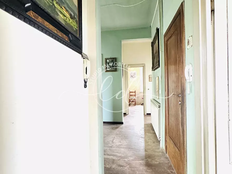 Immagine 65 di Pentalocale in vendita  a Lucca