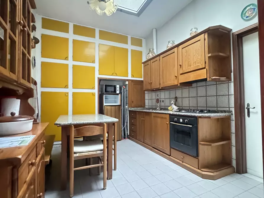 Immagine 10 di Quadrilocale in affitto  a Pietrasanta