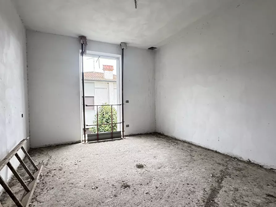 Immagine 30 di Porzione di casa in vendita  a Camaiore