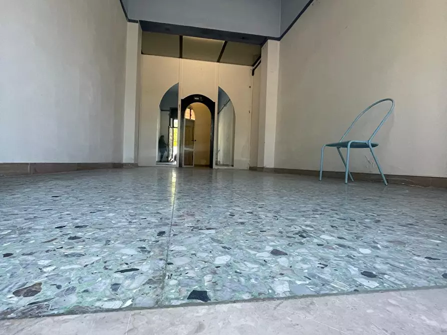 Immagine 2 di Capannone industriale in vendita  a Seravezza