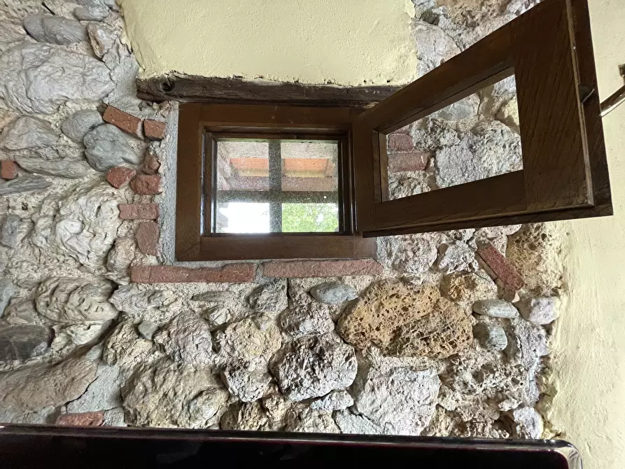 Immagine 61 di Rustico / casale in vendita  a Camaiore