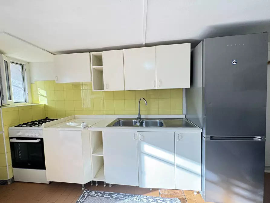 Immagine 9 di Trilocale in affitto  a Pietrasanta