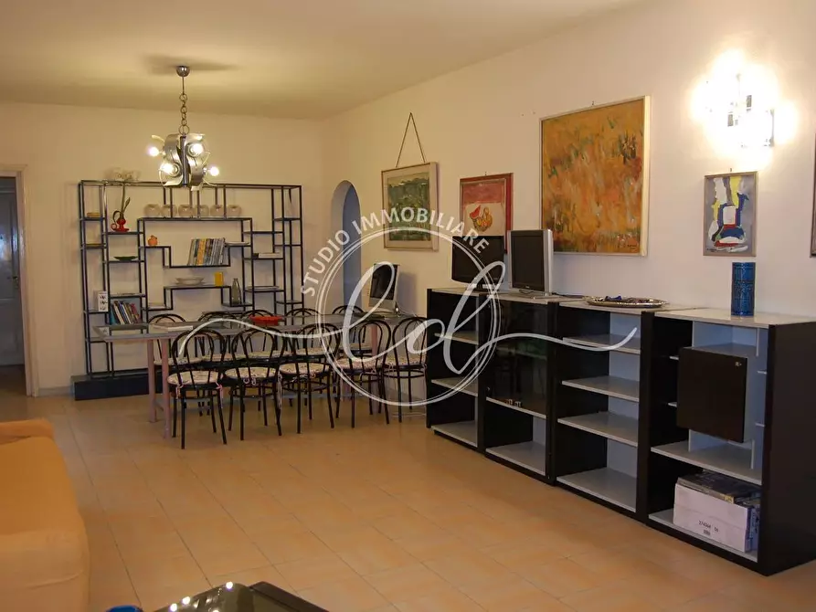 Immagine 8 di Pentalocale in affitto  a Camaiore