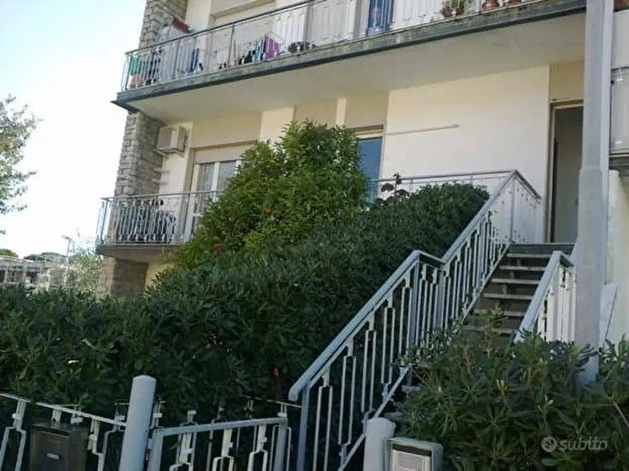 Immagine 1 di Quadrilocale in affitto  a Camaiore