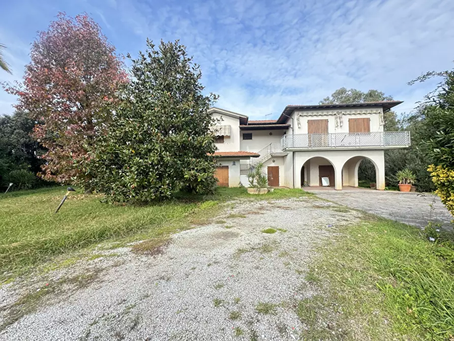 Immagine 83 di Rustico / casale in vendita  a Pietrasanta