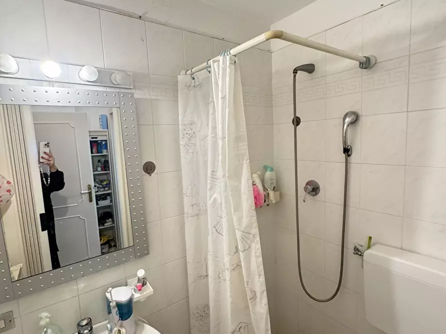 Immagine 29 di Porzione di casa in vendita  a Pietrasanta