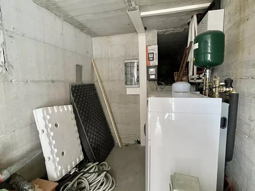 Immagine 46 di Casa indipendente in vendita  a Pietrasanta