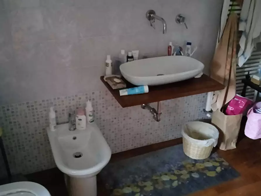 Immagine 52 di Porzione di casa in vendita  a Seravezza