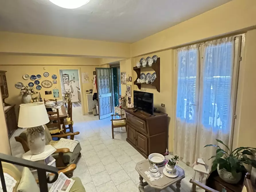 Immagine 20 di Porzione di casa in vendita  a Massa