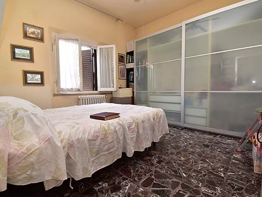 Immagine 9 di Casa indipendente in vendita  a Pietrasanta