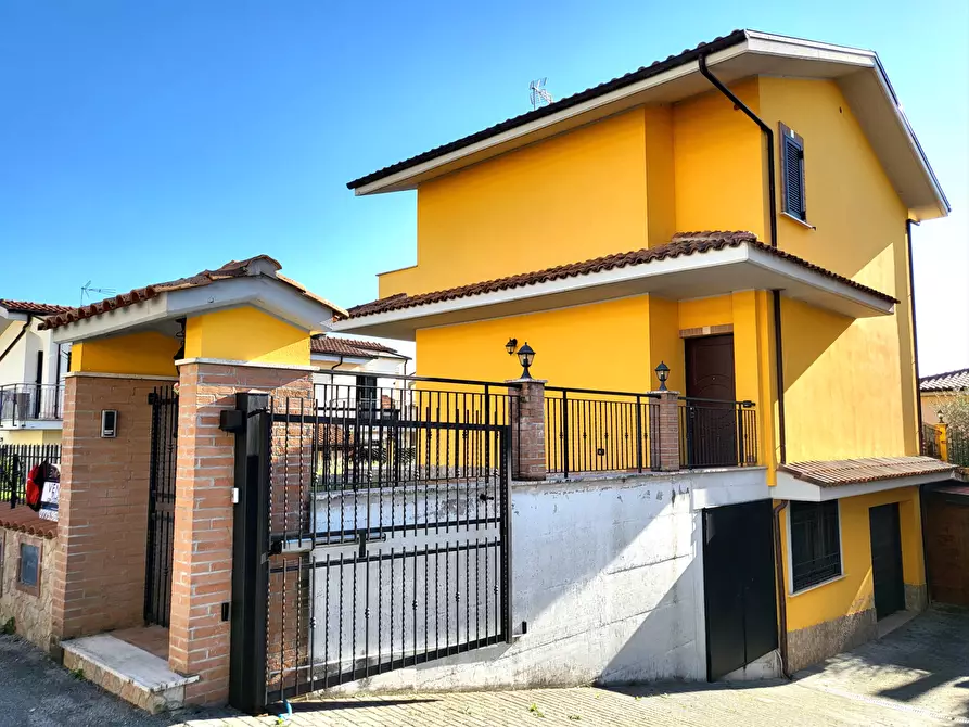 Immagine 1 di Villa in vendita  in Via vado Oscuro a Piglio