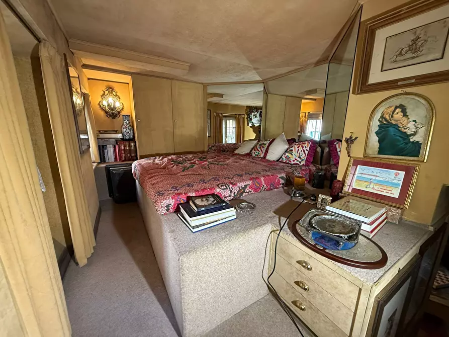 Immagine 63 di Pentalocale in vendita  in Via Salaria 126 a Roma