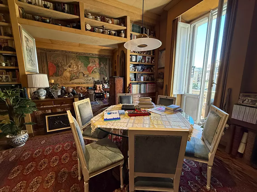 Immagine 19 di Pentalocale in vendita  in Via Salaria 126 a Roma