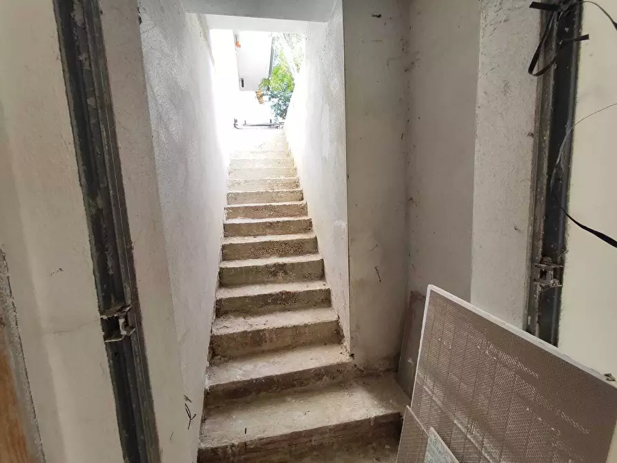 Immagine 35 di Villa in vendita  in via colleferro 64 a Guidonia Montecelio