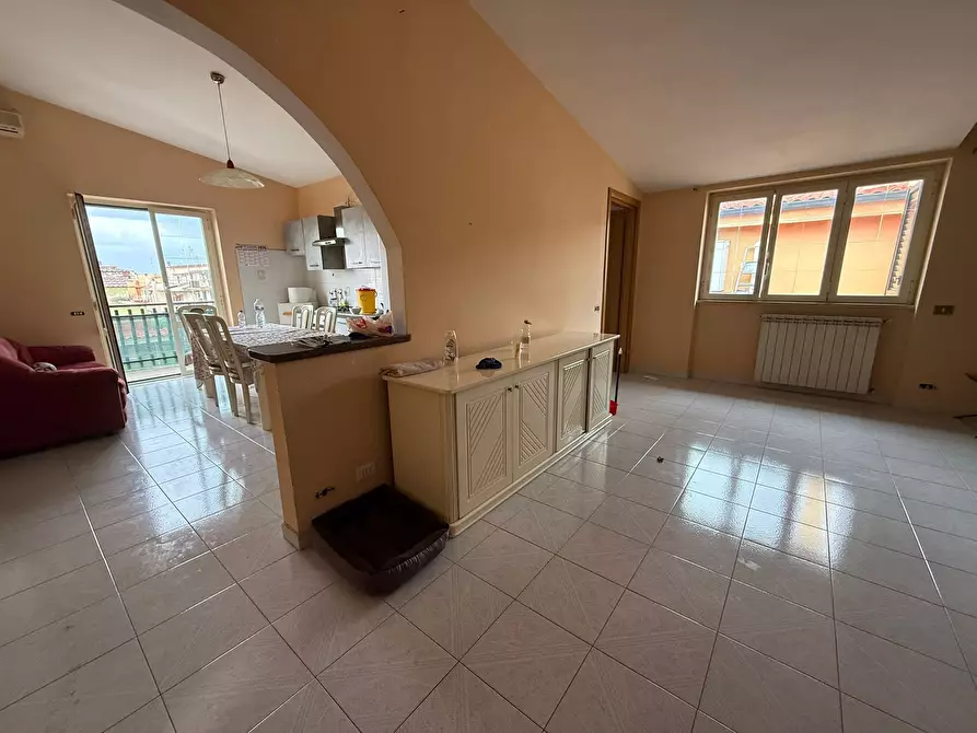 Immagine 9 di Trilocale in vendita  in Via Luigi Settembrini 31 a Guidonia Montecelio