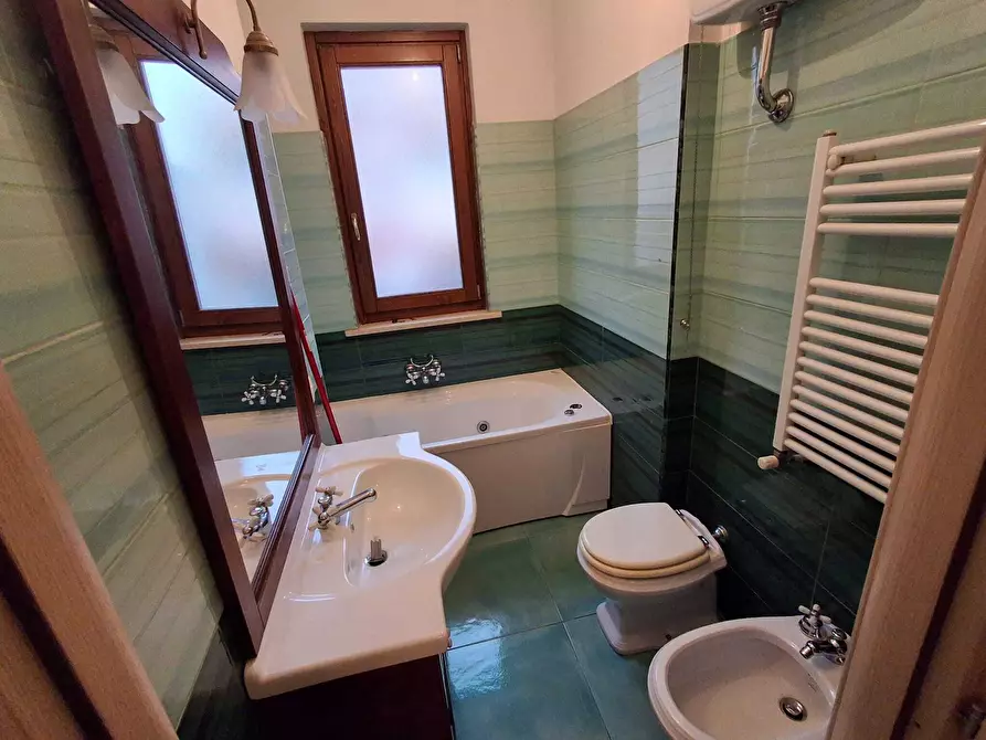 Immagine 31 di Trilocale in vendita  in via nicolo paganini a Guidonia Montecelio