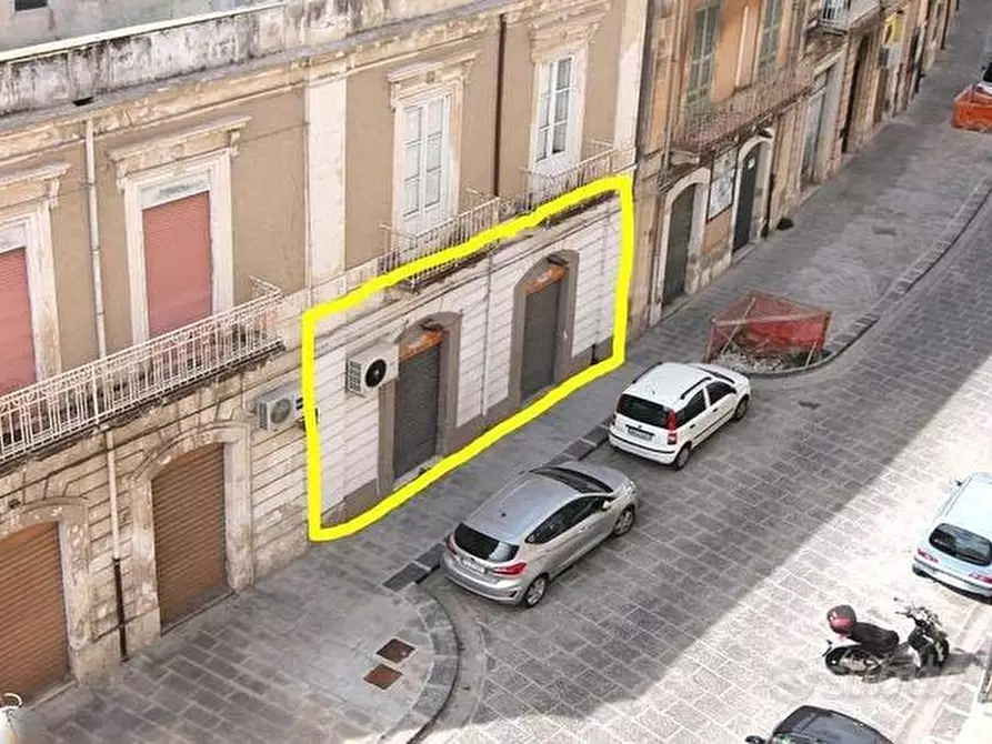 Immagine 12 di Locale commerciale in affitto  in Via Francesco Crispi a Siracusa