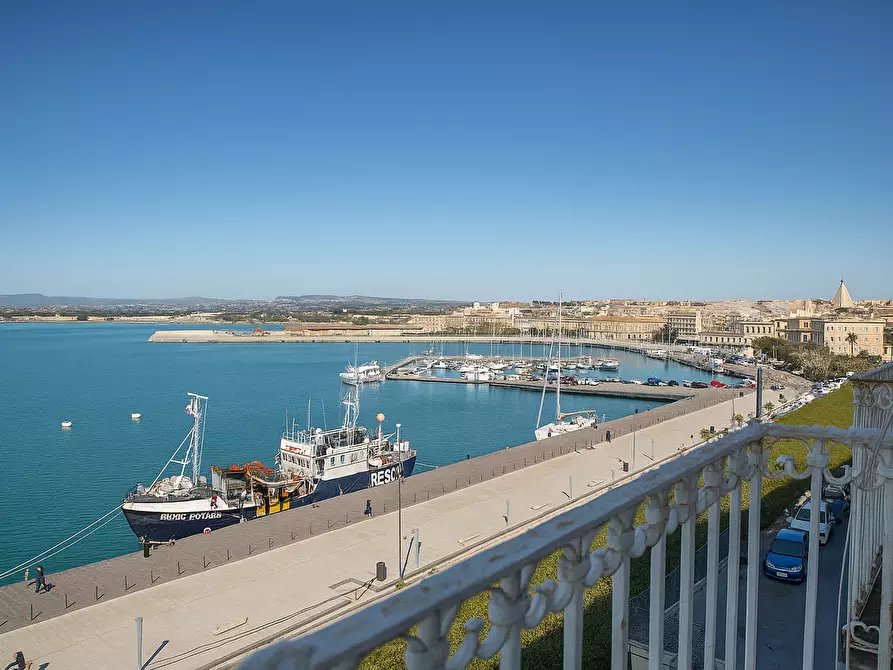 Immagine 3 di Appartamento in vendita  in VIA DELLE CARCERI VECCHIE 23 a Siracusa