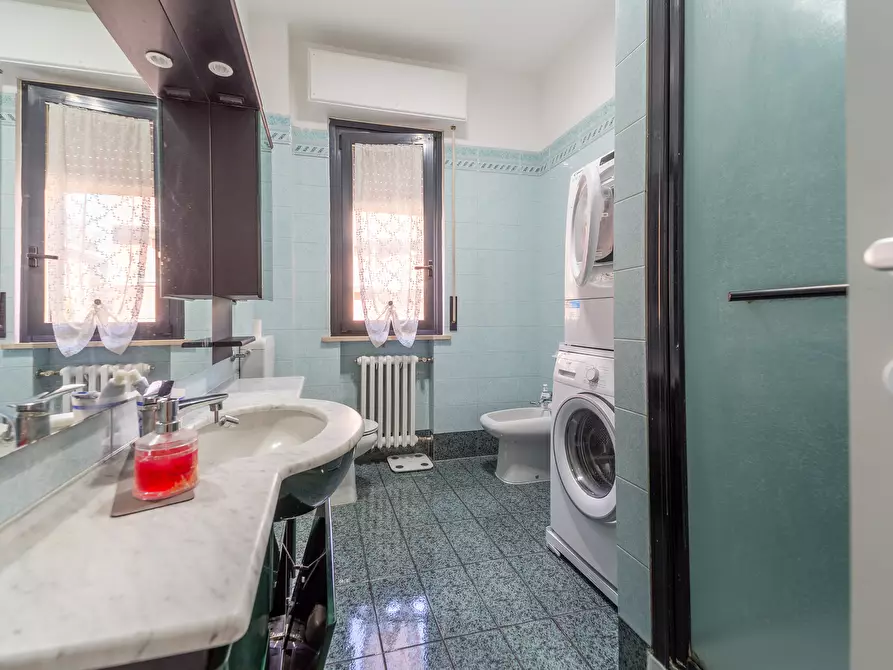 Immagine 16 di Trilocale in vendita  in Via Montevideo 5 a Parma