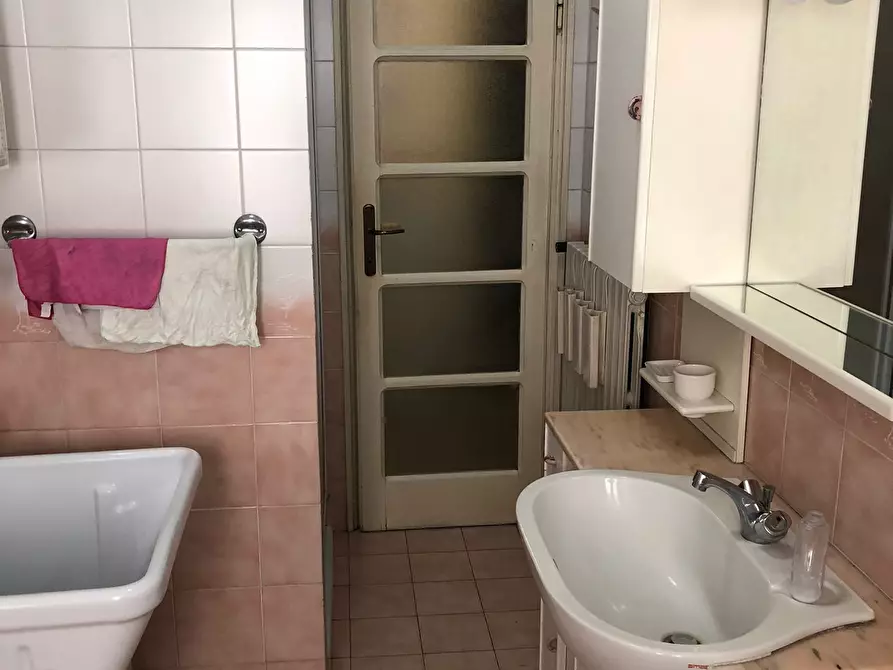 Immagine 10 di Porzione di casa in affitto  in Via Alghero 4 a Parma