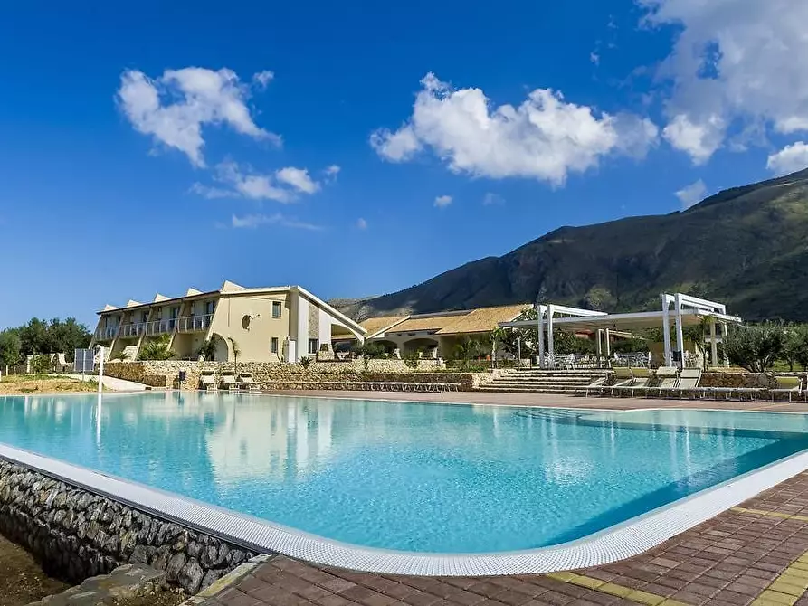 Immagine 7 di Villetta a schiera in vendita  a Castellammare Del Golfo