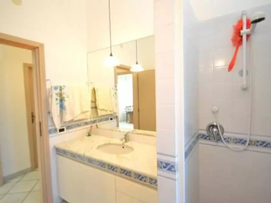 Immagine 18 di Villetta a schiera in affitto  a Castellammare Del Golfo