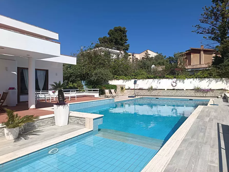Immagine 39 di Villa in vendita  a Altavilla Milicia