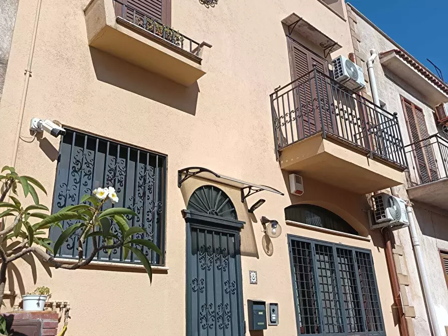 Immagine 1 di Porzione di casa in vendita  a Balestrate