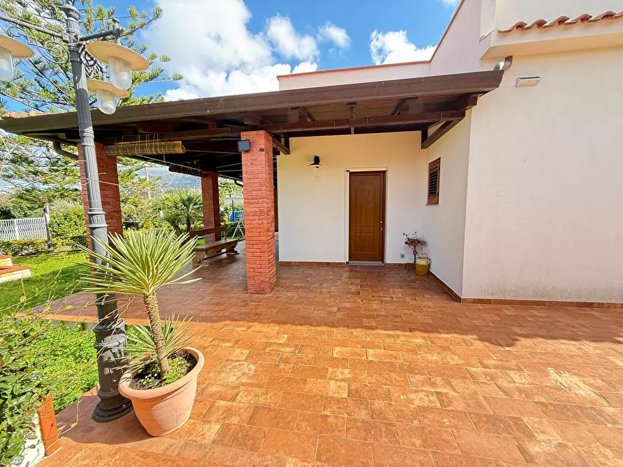 Immagine 17 di Casa indipendente in vendita  a Carini