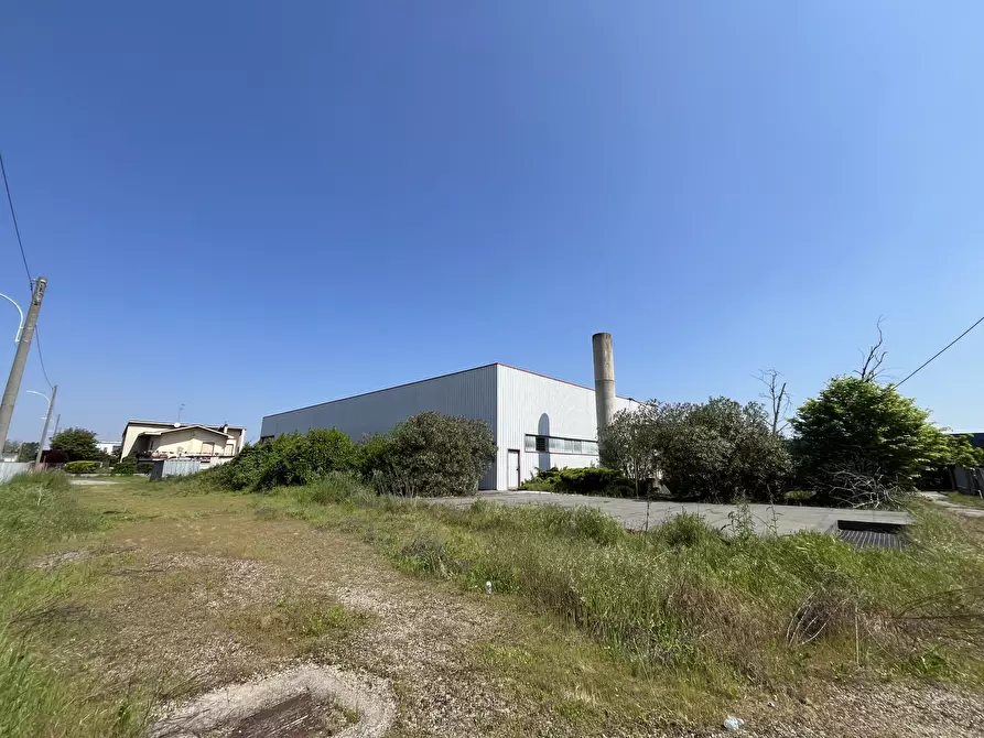 Immagine 13 di Capannone industriale in vendita  in Via Tortona 21 a Vigevano