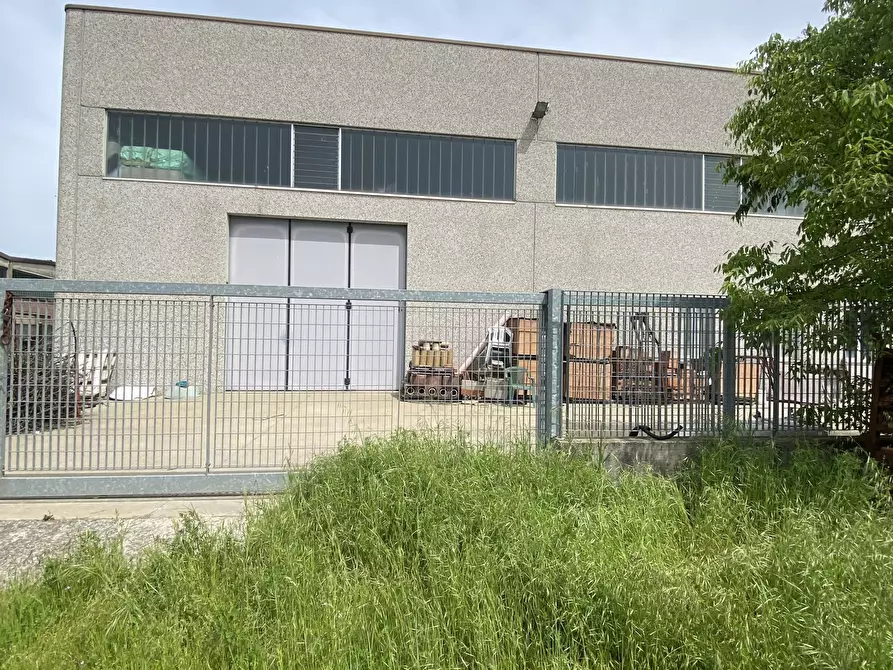 Immagine 1 di Capannone industriale in vendita  in Vicolo Granata 37 a Casalpusterlengo