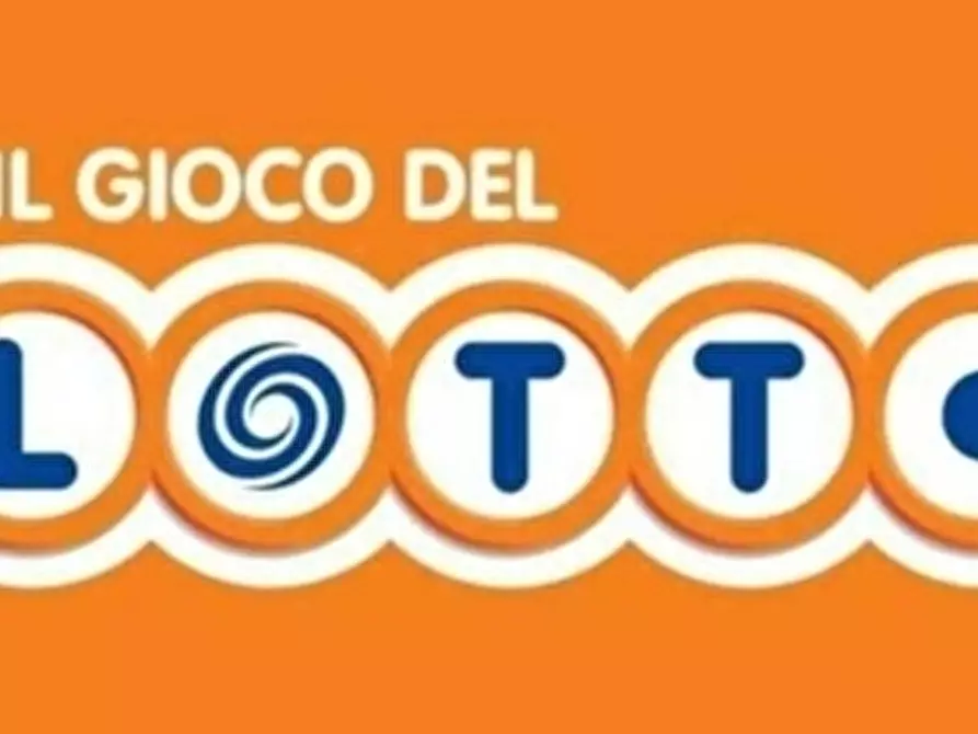 Immagine 1 di Attività commerciale in vendita  in VIA ROMA a Treviglio