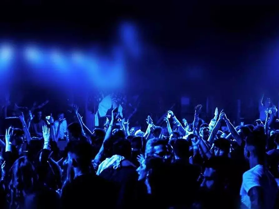 Immagine 2 di Bar / Ristorante in vendita  in via belloli a Tavazzano Con Villavesco